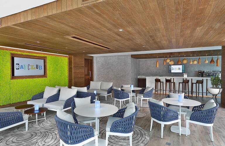 bay-club-bar