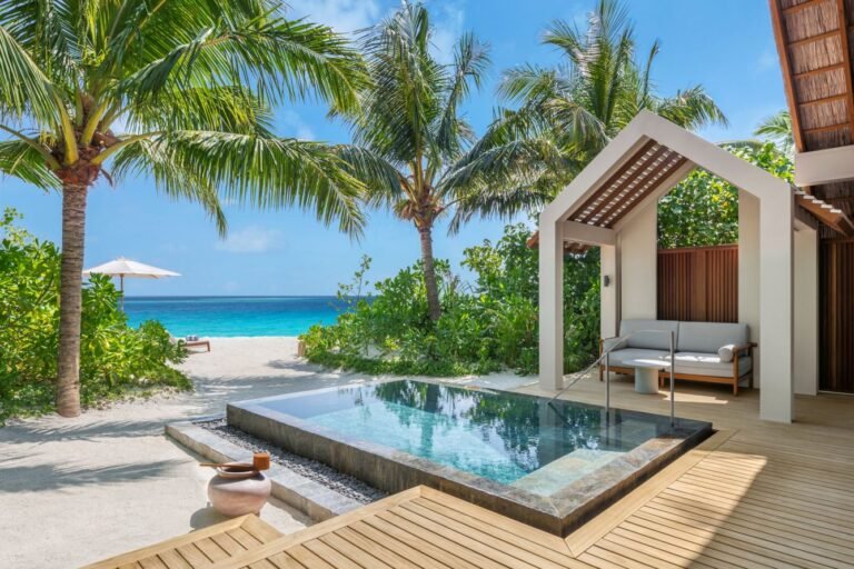 jw-mlejm-pool-villa-deck-02-37805_Classic-Hor