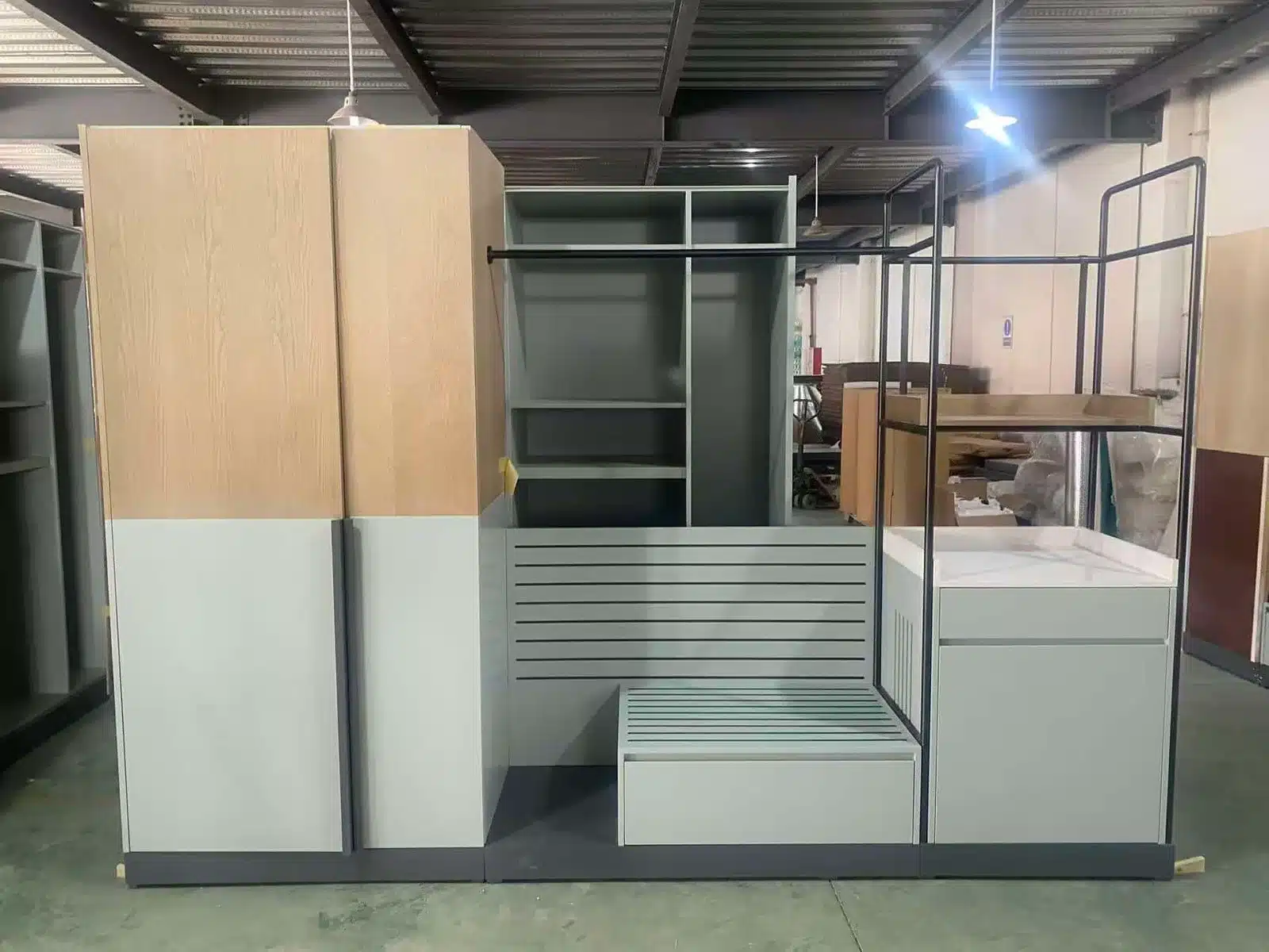 Wardrobe with integrated rack + minibar + wardrobe