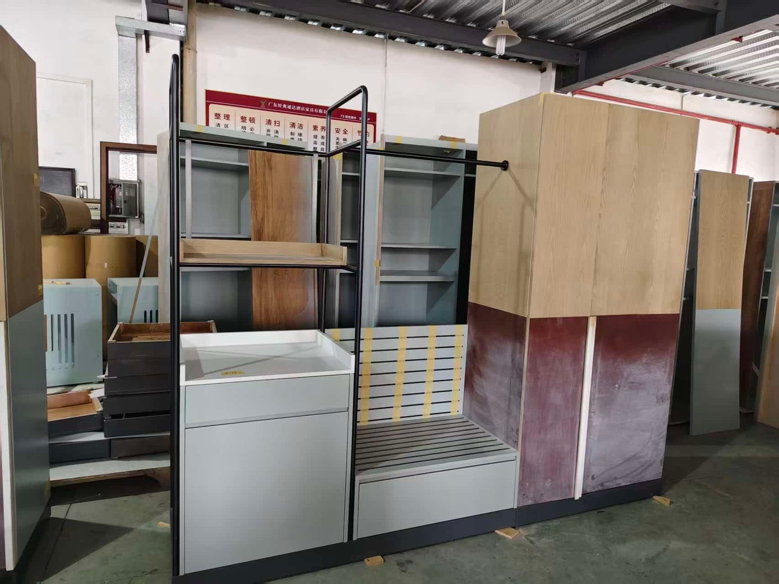 betherev-hotel-luggage-rack-factory