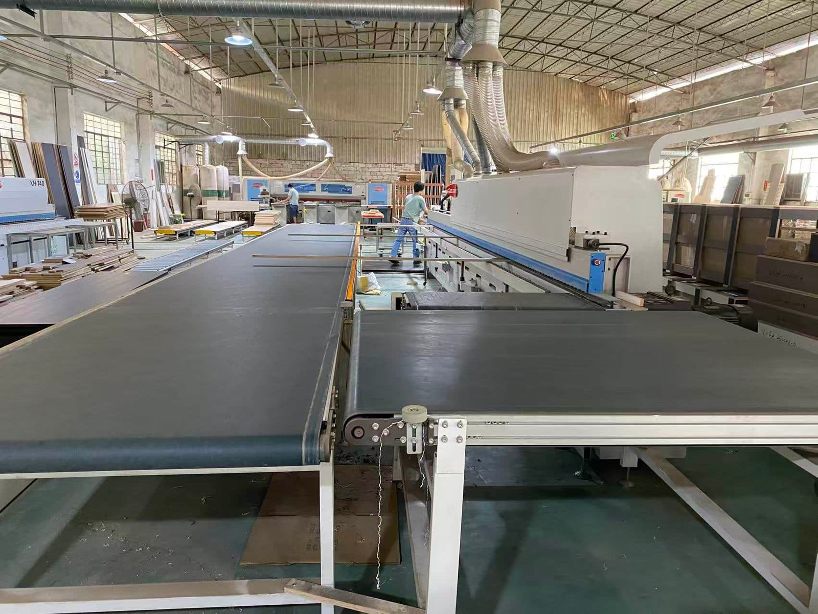 Moisture-safe edge banding in hotel furniture joinery