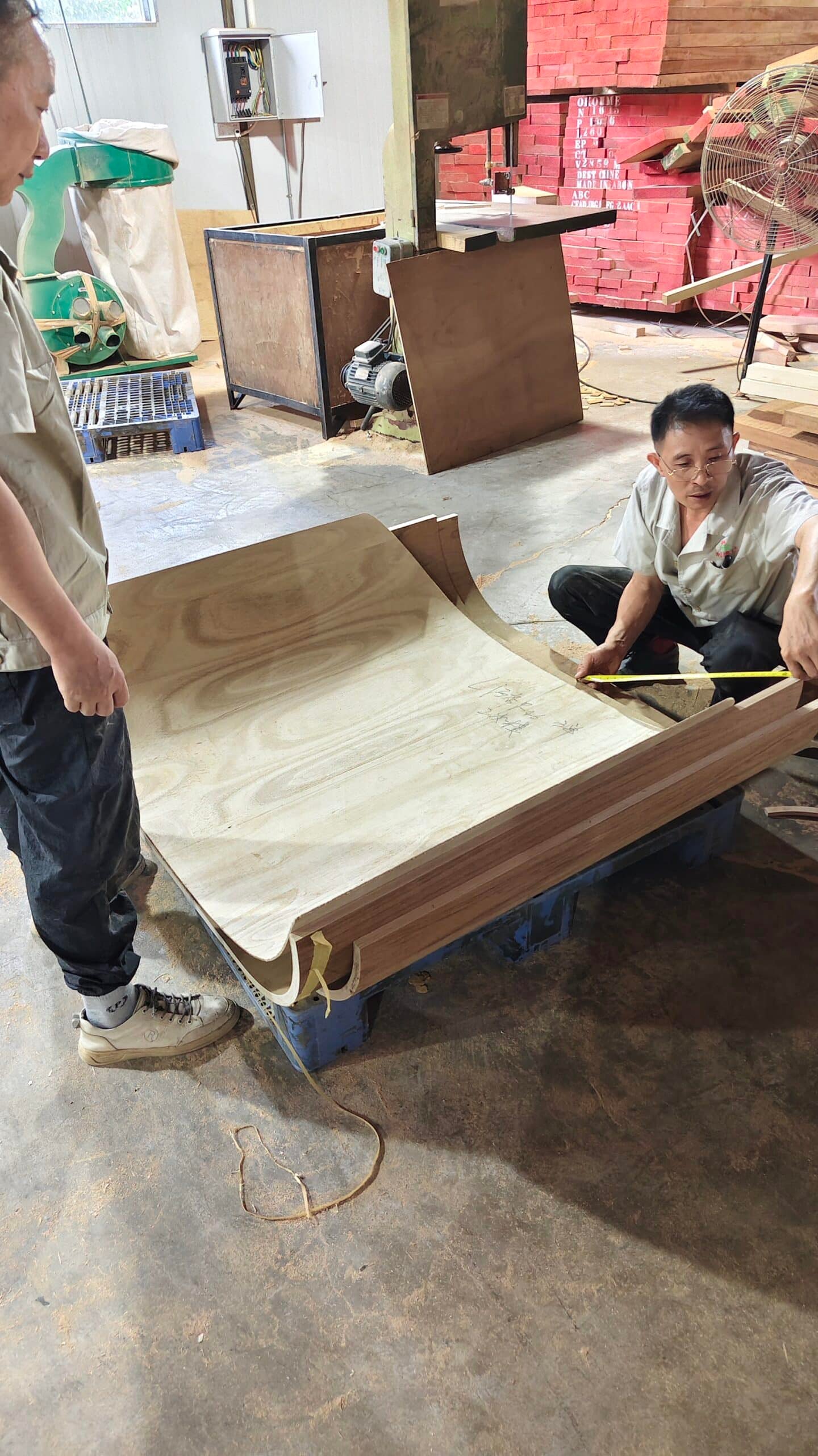 Hotel furniture manufacturer China performing QC inspection and color matching ΔE ≤ 1.0